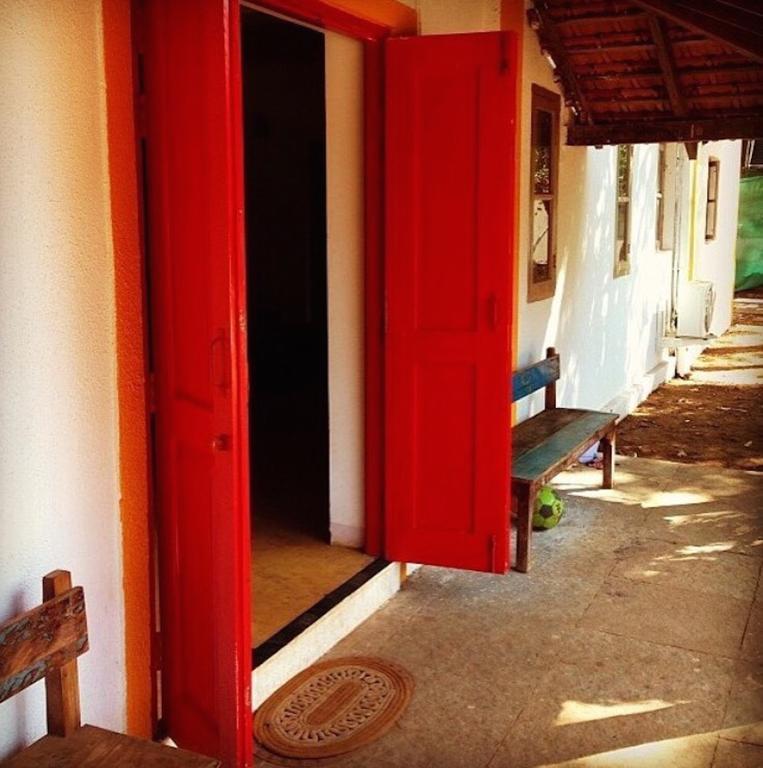 Red Door Hostel Anjuna Exterior foto
